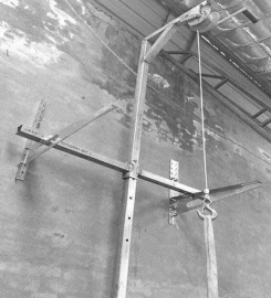 Application of hand-cranked winch in interior decoration - 7
