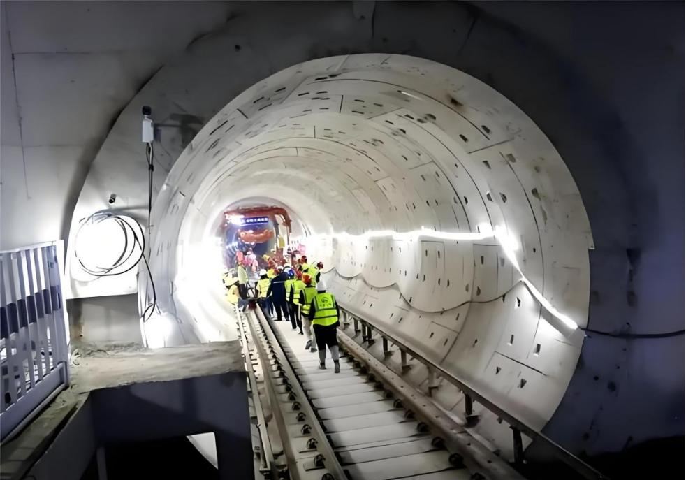 How to Select the Power Unit for Cement Lining Segment Shuttle Vehicles in Shield Construction?