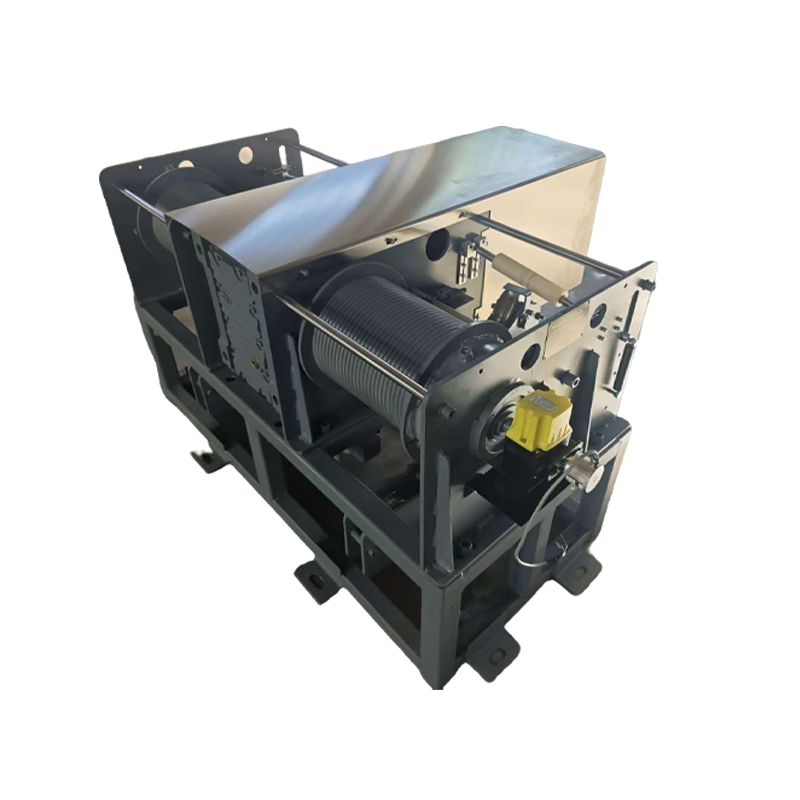 Cabrestante eléctrico síncrono de doble cable: para izamiento de muros cortina, salida de cable fija y alineación precisa.